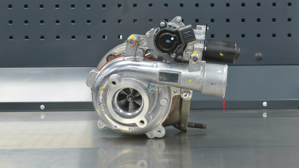 turbochargeronworkbenchfrontwitharrowshowingconnectionpo